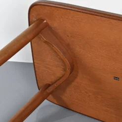 Table T-2671 par Sori Yanagi, Tendo, 1972