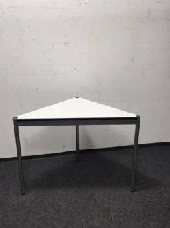 Table triangulaire USM Haller vintage