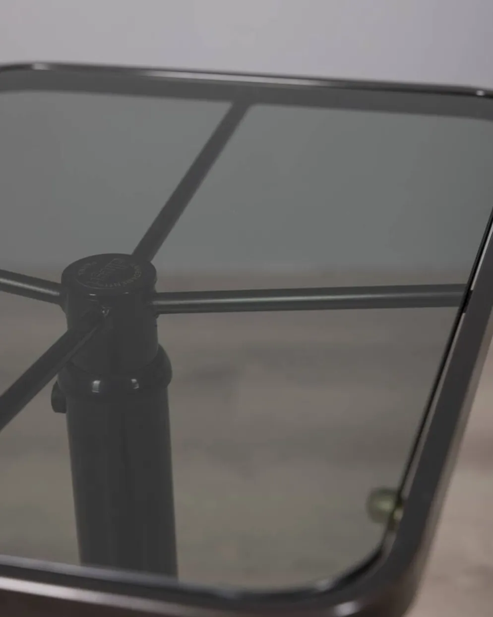 Table trolley vintage des années 1970 en métal noir et verre par Allegri parma