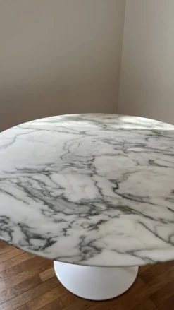 Table Tulip Eero Saarinen – Marbre blanc brillant – Knoll