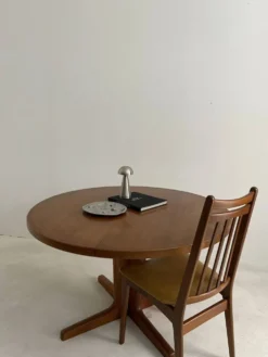 Table vintage danoise en teck – années 60