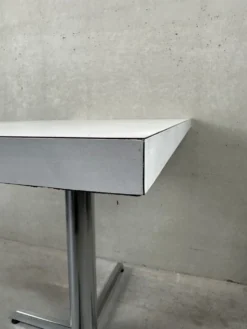 Table vintage en formica et chrome