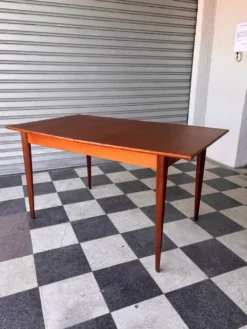 Table vintage en teck