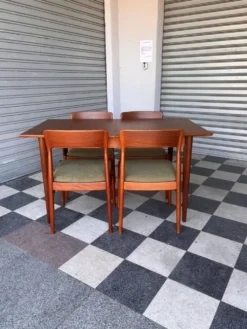 Table vintage en teck