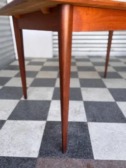 Table vintage en teck