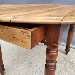 Table XIXe en Orme et Merisier : L'élégance Louis-Philippe