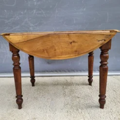Table XIXe en Orme et Merisier : L'élégance Louis-Philippe