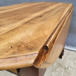 Table XIXe en Orme et Merisier : L'élégance Louis-Philippe