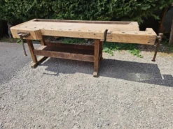 Établi ancien de charpentier