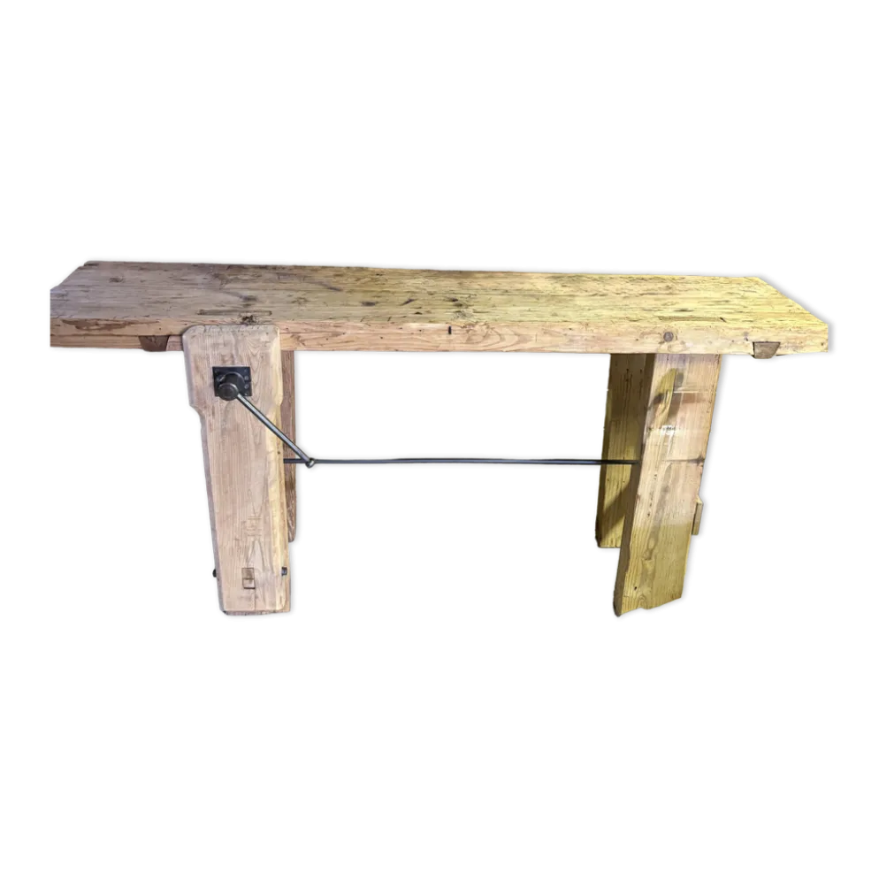 Établi ancien en bois massif avec étau – Authenticité & charme d’atelier