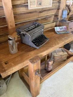 Établi ancien 2m entièrement rénové – pièce unique – style industriel