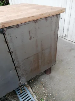 Établi d'atelier ancien, vintage, métal et bois