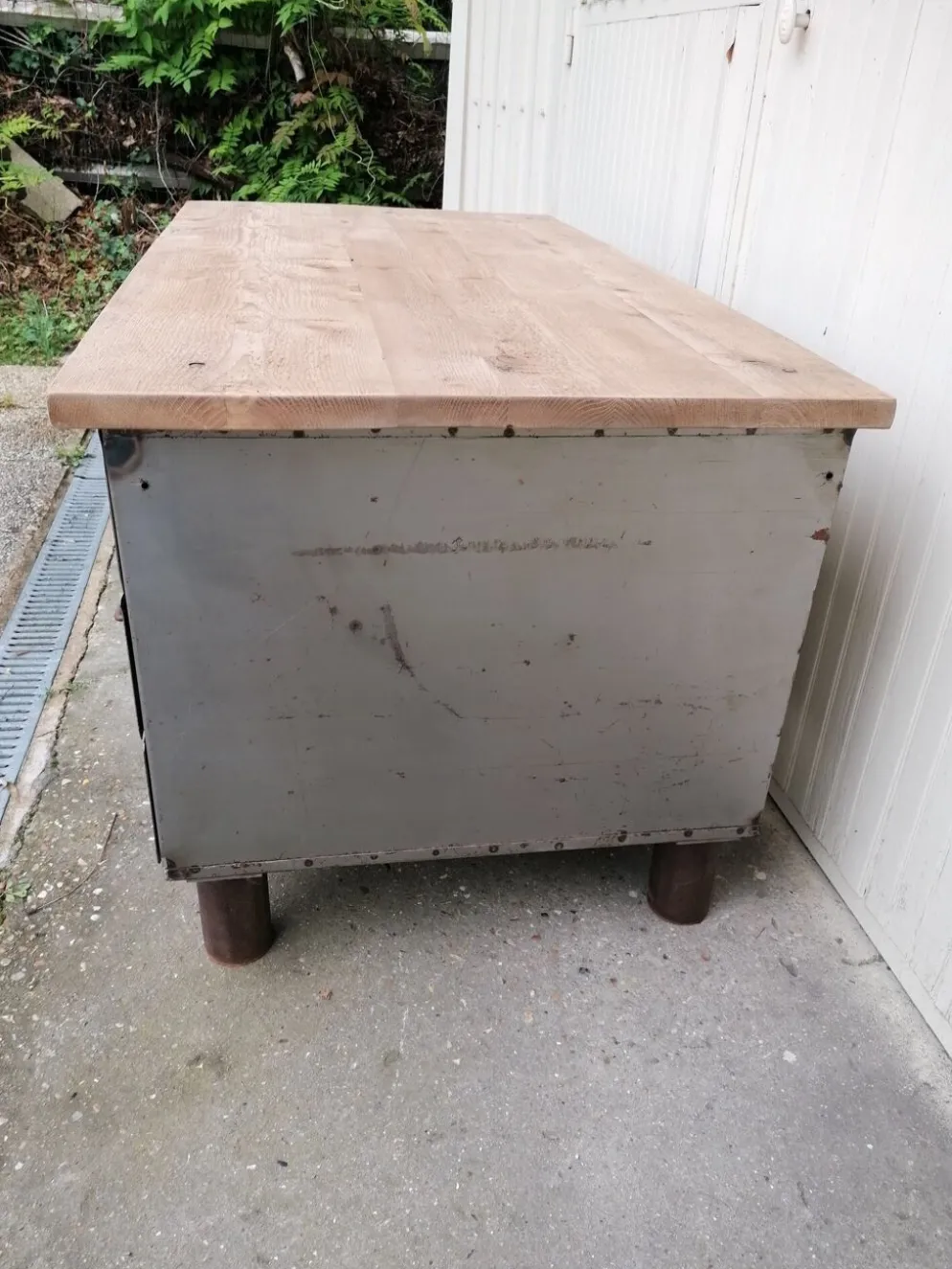 Établi d'atelier ancien, vintage, métal et bois