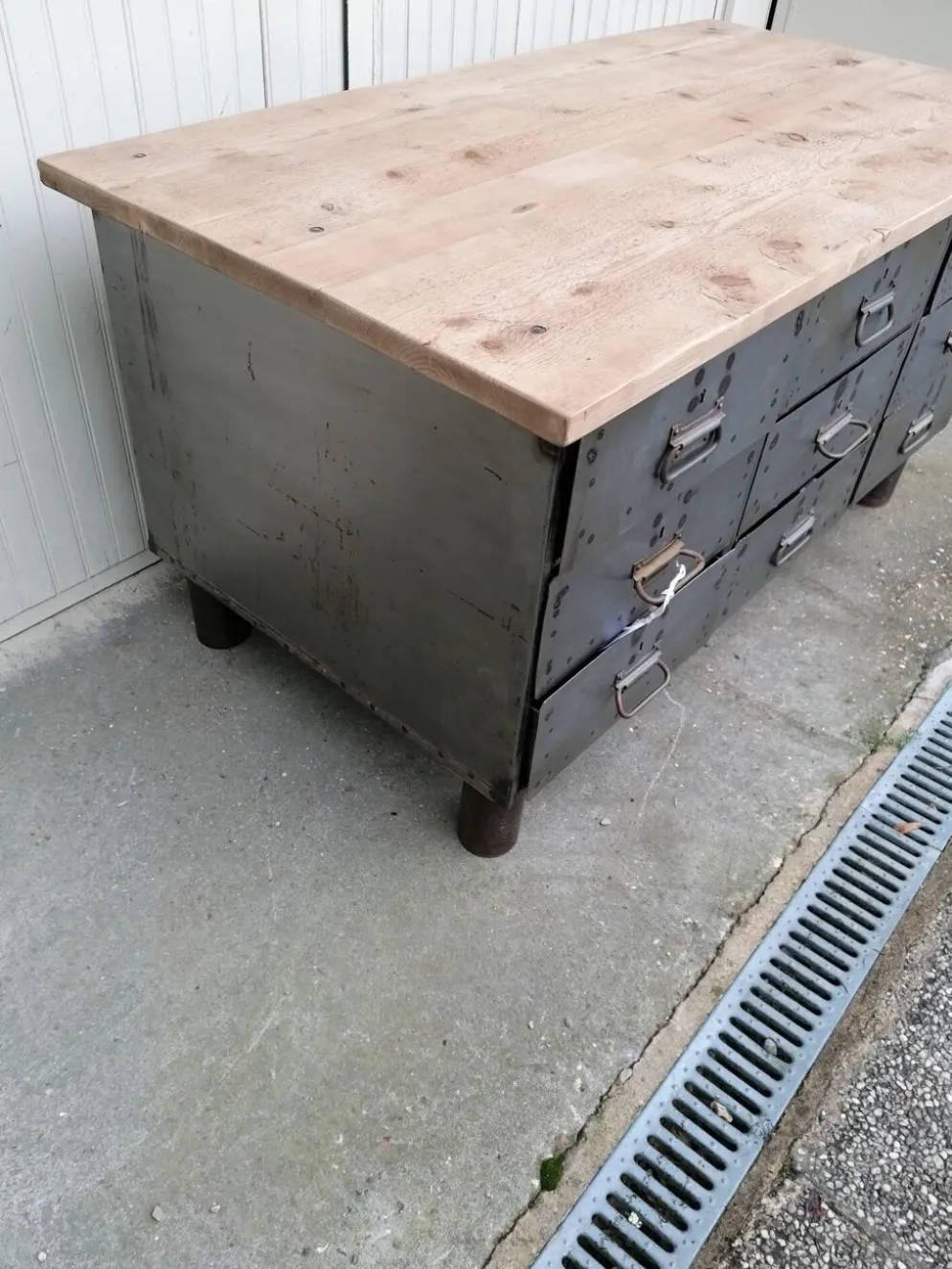 Établi d'atelier ancien, vintage, métal et bois