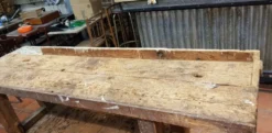Établi d'ébeniste en bois