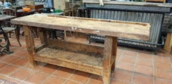 Établi d'ébeniste en bois