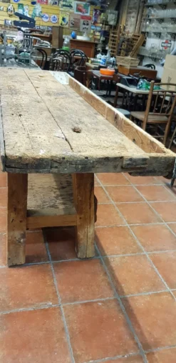 Établi d'ébeniste en bois