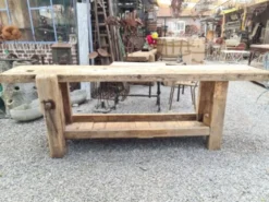 Établi d'ébéniste en bois