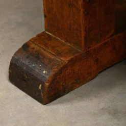Établi de menuisier vintage en bois industriel rustique avec deux étaux