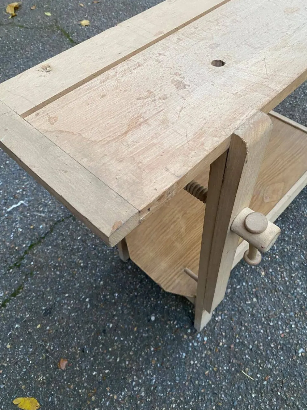 Établi en bois massif avec rangement