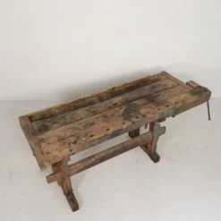 Établi industriel en bois avec étau, 194 cm de long, années 1930