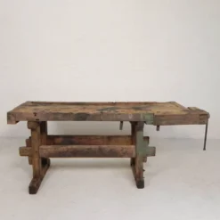 Établi industriel en bois avec étau, 194 cm de long, années 1930