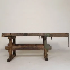 Établi industriel en bois avec étau, 194 cm de long, années 1930