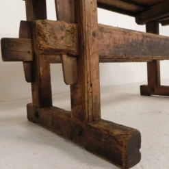 Établi industriel en bois avec étau, 194 cm de long, années 1930