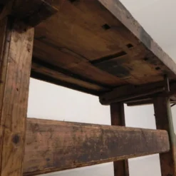 Établi industriel en bois avec étau, 194 cm de long, années 1930