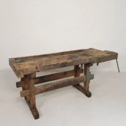 Établi industriel en bois avec étau, 194 cm de long, années 1930