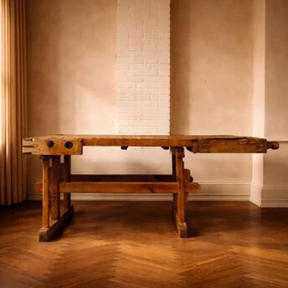 Établi industriel vintage en bois pour menuisier