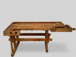 Établi industriel vintage en bois pour menuisier