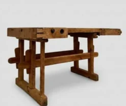Établi industriel vintage en bois pour menuisier