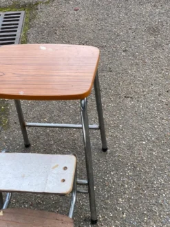 Tabouret escabeau pliable en formica effet bois