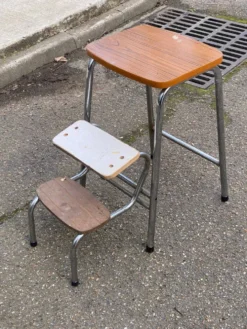 Tabouret escabeau pliable en formica effet bois