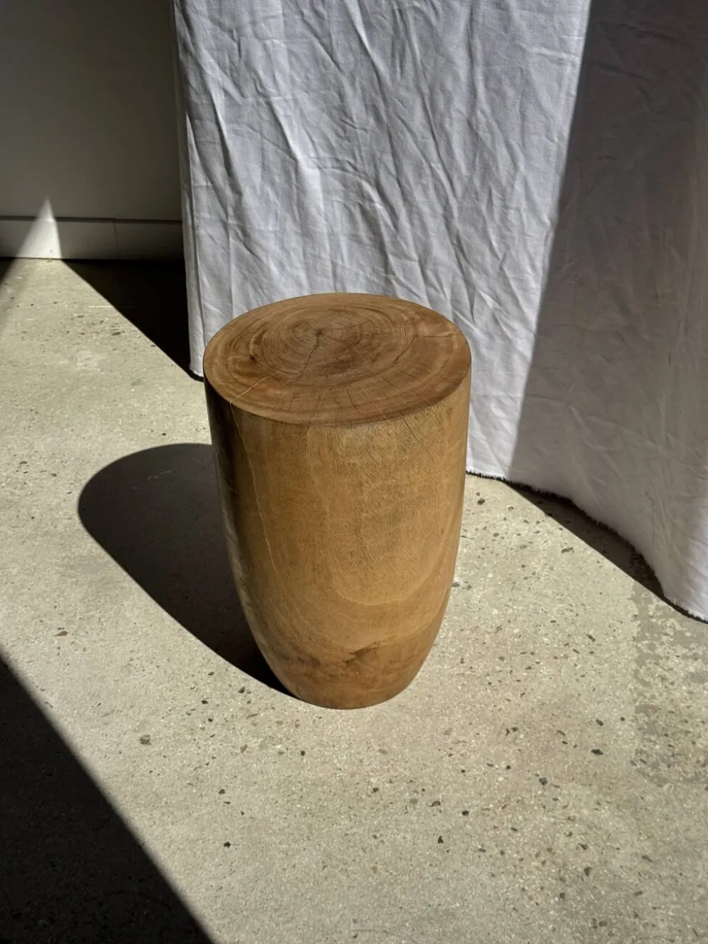 Tabouret, table d'appoint, bout de canapé en manguier massif cylindrique