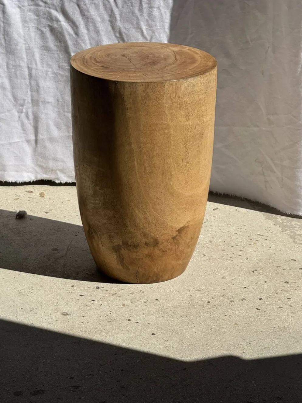 Tabouret, table d'appoint, bout de canapé en manguier massif cylindrique