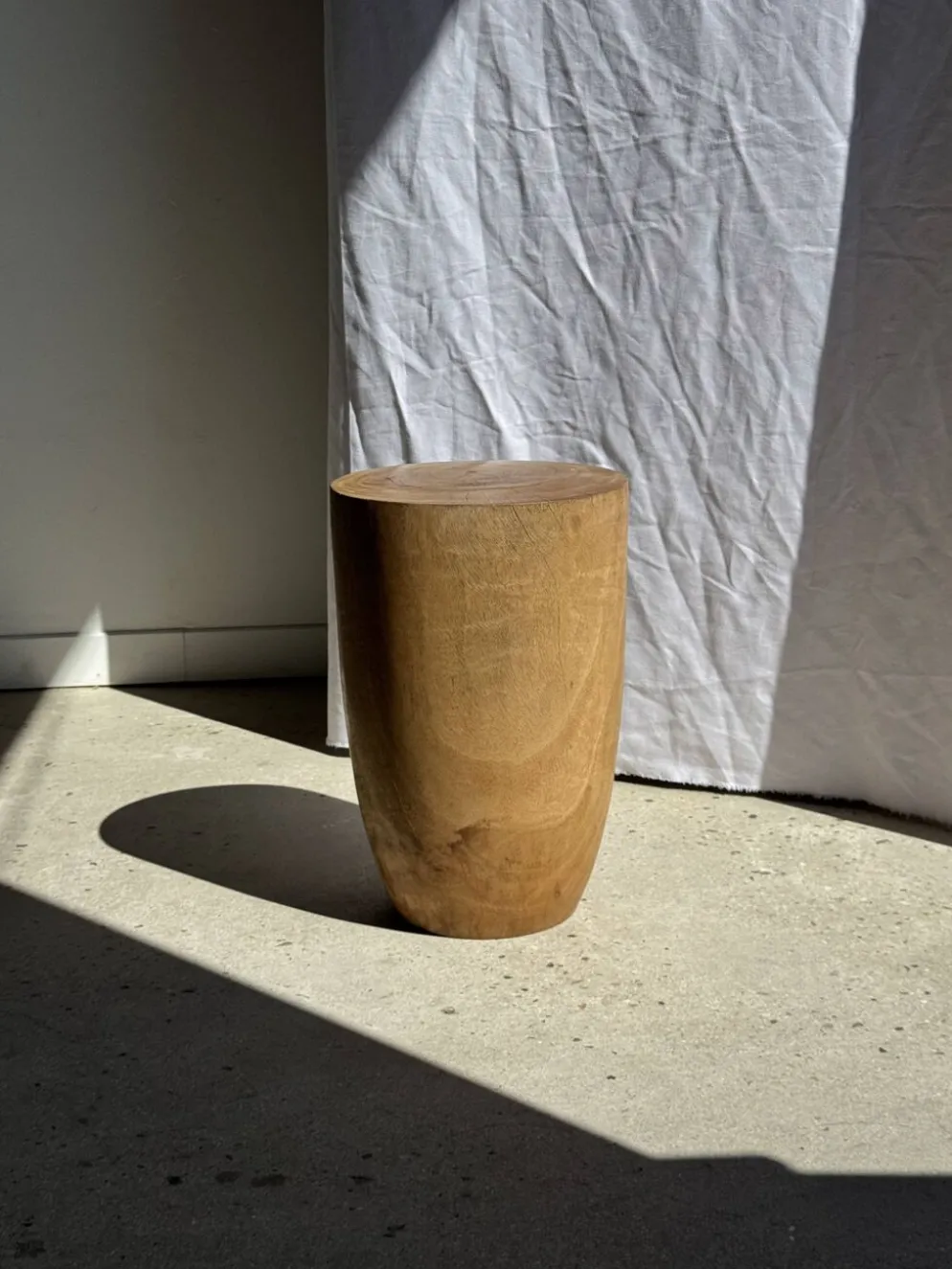 Tabouret, table d'appoint, bout de canapé en manguier massif cylindrique