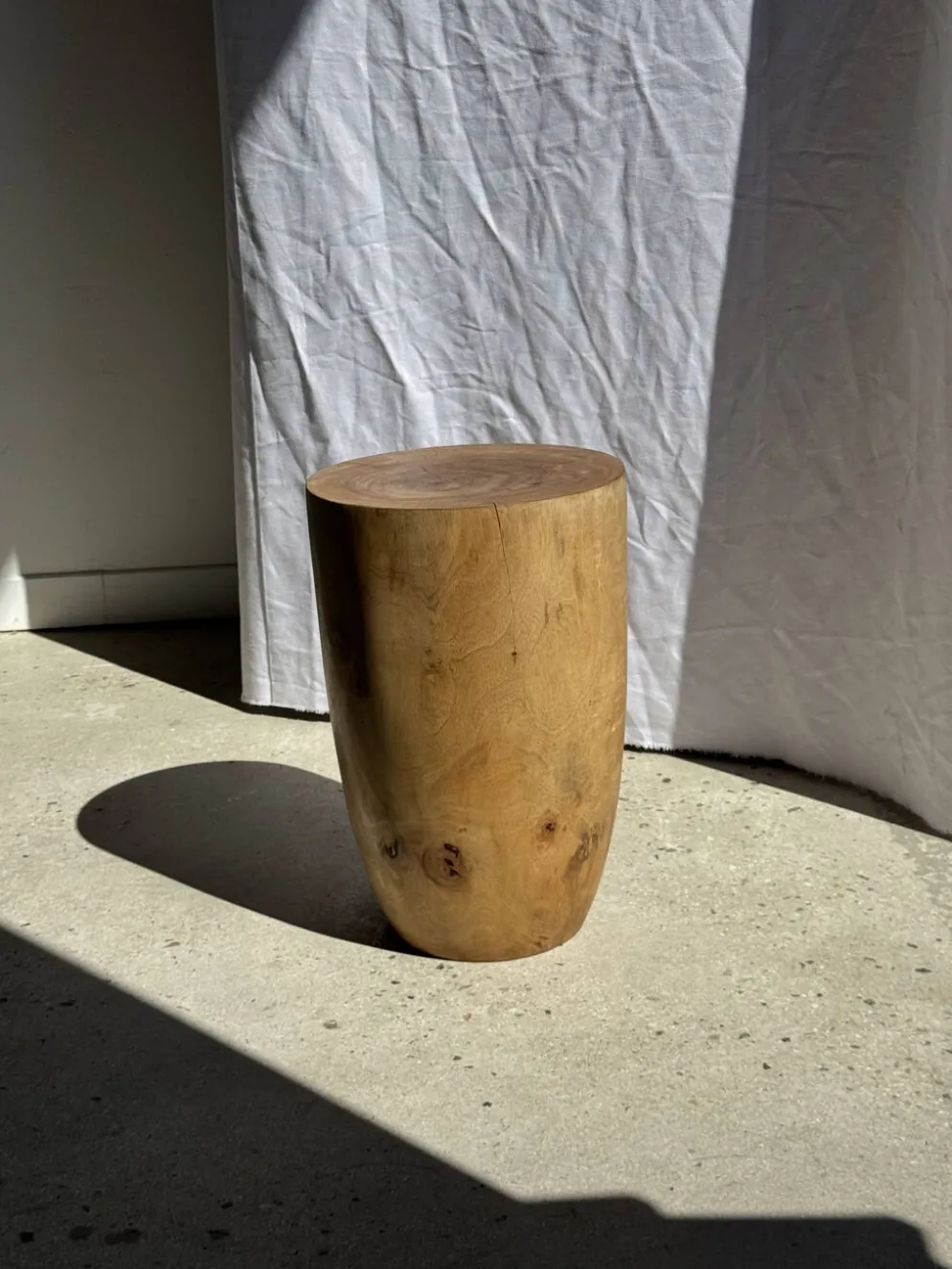 Tabouret, table d'appoint, bout de canapé en manguier massif cylindrique