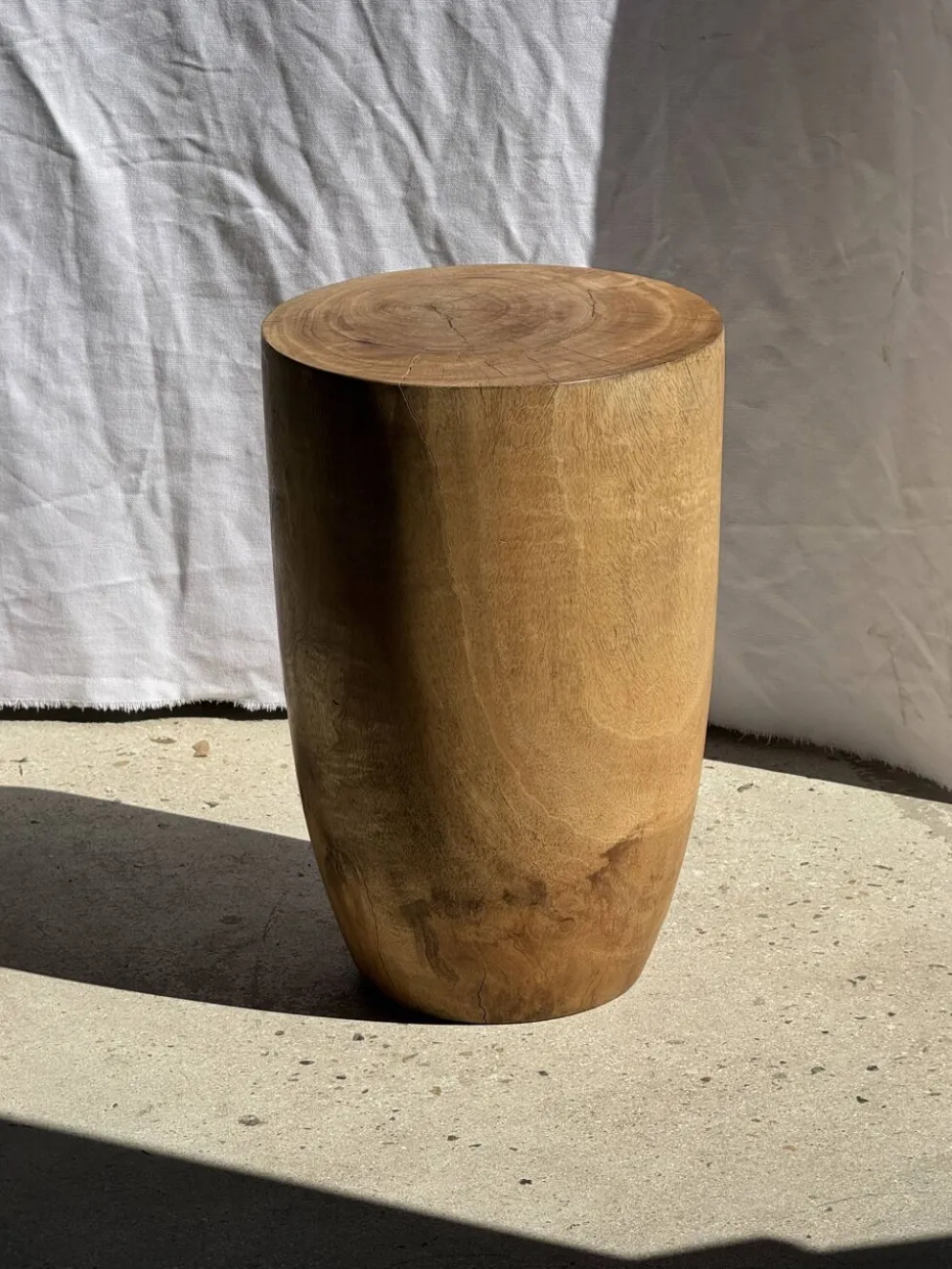 Tabouret, table d'appoint, bout de canapé en manguier massif cylindrique