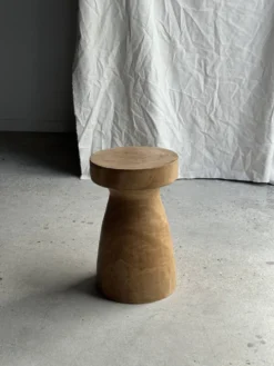 Tabouret, table d'appoint, bout de canapé en manguier massif totem naturel