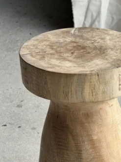 Tabouret, table d'appoint, bout de canapé en manguier massif totem naturel
