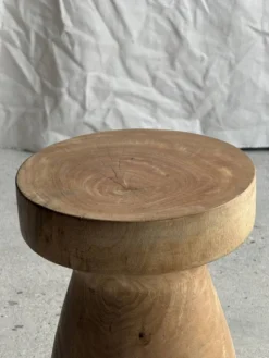 Tabouret, table d'appoint, bout de canapé en manguier massif totem naturel