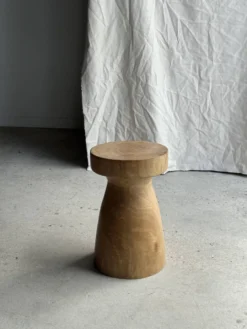 Tabouret, table d'appoint, bout de canapé en manguier massif totem naturel
