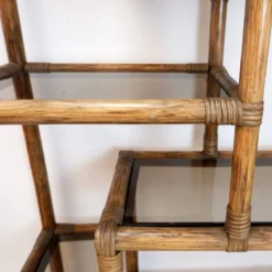 Étagère asymétrique en bambou et verre fumé - Années 1970
