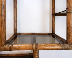 Étagère asymétrique en bambou et verre fumé - Années 1970