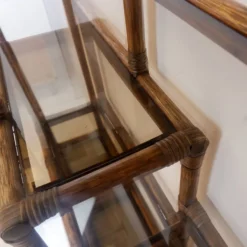 Étagère asymétrique en bambou et verre fumé - Années 1970