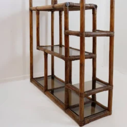 Étagère asymétrique en bambou et verre fumé - Années 1970