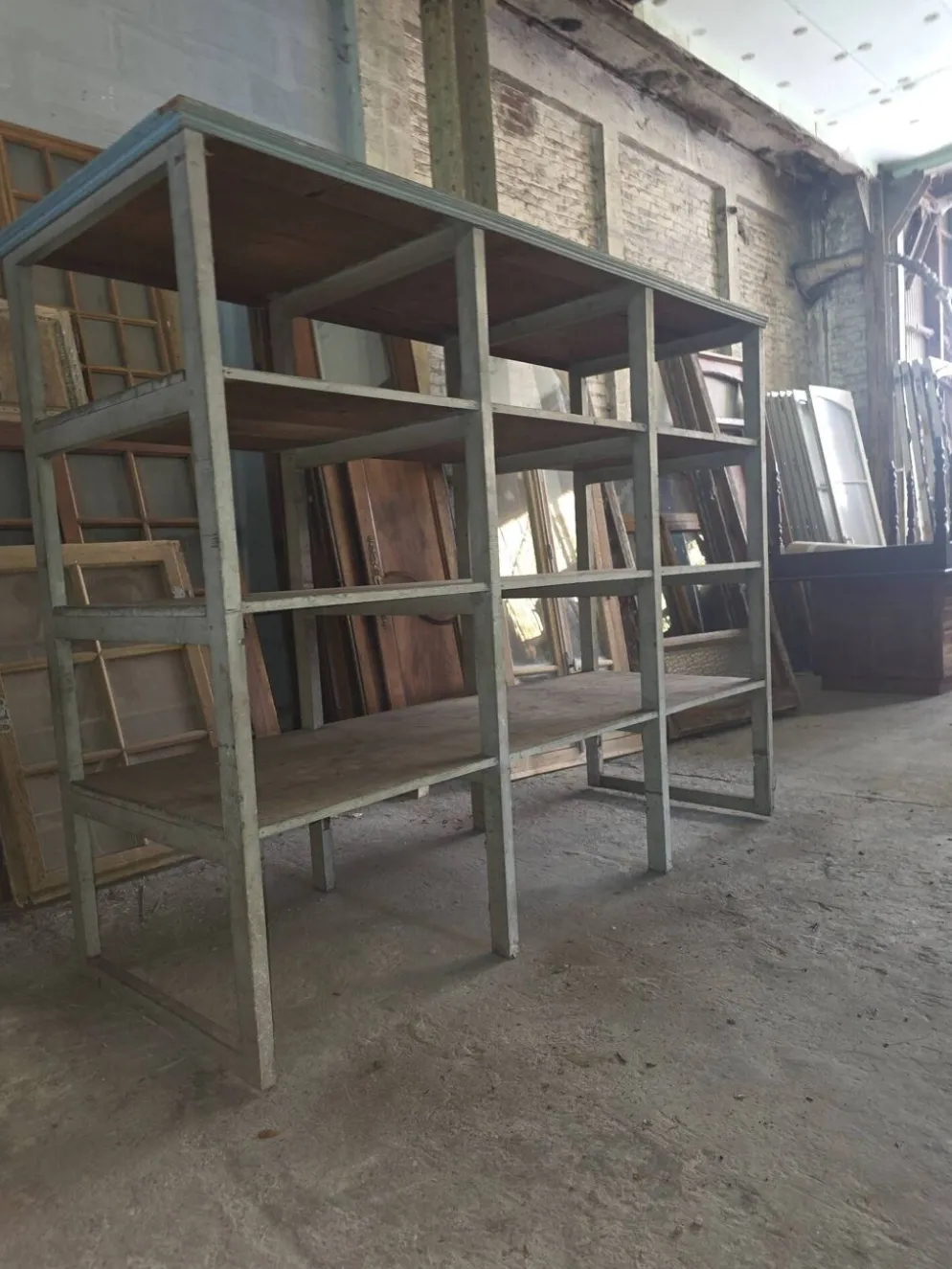 Étagère bibliothèque de magasin ancienne