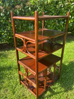 Étagère bibliothèque en rotin vintage